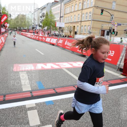 25.04.2026 - Das Zehntel Strokosch-Dieckow http://msf.ph/oto/9632589 25.04.2026 11:12:13 Ziel 6579, 6596 meine-sportfotos.de