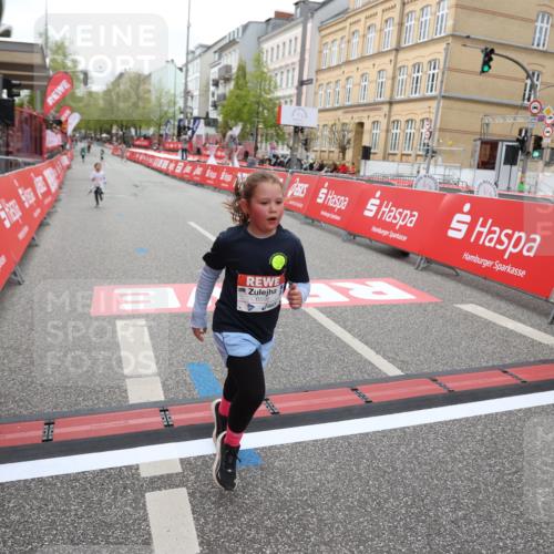 25.04.2026 - Das Zehntel Strokosch-Dieckow http://msf.ph/oto/9632599 25.04.2026 11:12:13 Ziel 6579, 6596 meine-sportfotos.de