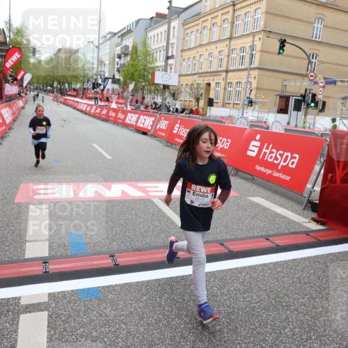 25.04.2026 - Das Zehntel Strokosch-Dieckow http://msf.ph/oto/9632621 25.04.2026 11:12:11 Ziel 5128, 6579, 6596 meine-sportfotos.de