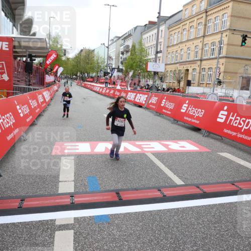 25.04.2026 - Das Zehntel Strokosch-Dieckow http://msf.ph/oto/9632638 25.04.2026 11:12:10 Ziel 5128, 6579, 6596 meine-sportfotos.de