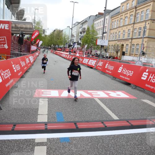 25.04.2026 - Das Zehntel Strokosch-Dieckow http://msf.ph/oto/9632646 25.04.2026 11:12:10 Ziel 5128, 6579, 6596 meine-sportfotos.de