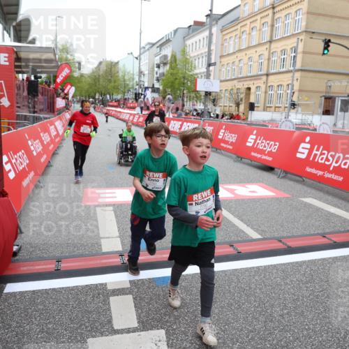 25.04.2026 - Das Zehntel Strokosch-Dieckow http://msf.ph/oto/9632731 25.04.2026 11:11:56 Ziel 7783, 7792 meine-sportfotos.de