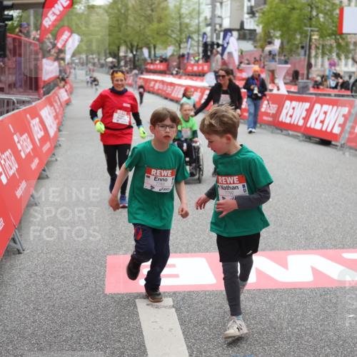 25.04.2026 - Das Zehntel Strokosch-Dieckow http://msf.ph/oto/9632732 25.04.2026 11:11:55 Ziel 7783, 7792 meine-sportfotos.de