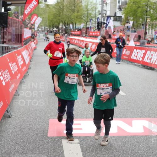 25.04.2026 - Das Zehntel Strokosch-Dieckow http://msf.ph/oto/9632737 25.04.2026 11:11:55 Ziel 7783, 7792 meine-sportfotos.de