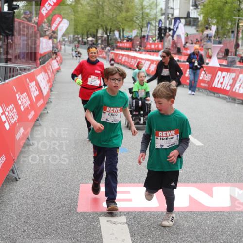25.04.2026 - Das Zehntel Strokosch-Dieckow http://msf.ph/oto/9632739 25.04.2026 11:11:55 Ziel 7783, 7792 meine-sportfotos.de