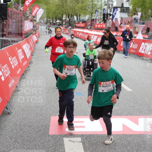 25.04.2026 - Das Zehntel Strokosch-Dieckow http://msf.ph/oto/9632741 25.04.2026 11:11:55 Ziel 7783, 7792 meine-sportfotos.de