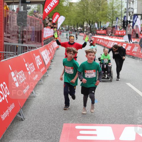 25.04.2026 - Das Zehntel Strokosch-Dieckow http://msf.ph/oto/9632747 25.04.2026 11:11:54 Ziel 7783, 7792 meine-sportfotos.de