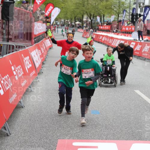 25.04.2026 - Das Zehntel Strokosch-Dieckow http://msf.ph/oto/9632751 25.04.2026 11:11:53 Ziel 7783, 7792 meine-sportfotos.de