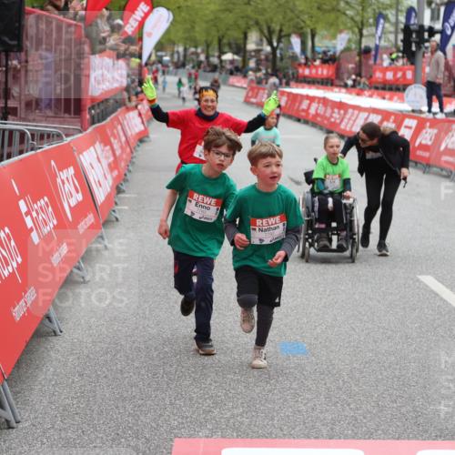 25.04.2026 - Das Zehntel Strokosch-Dieckow http://msf.ph/oto/9632757 25.04.2026 11:11:53 Ziel 7783, 7792 meine-sportfotos.de