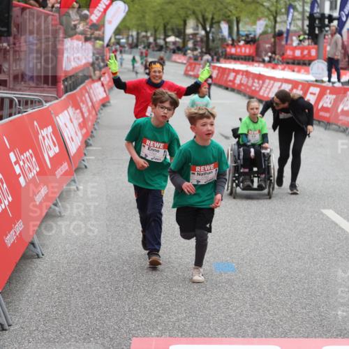 25.04.2026 - Das Zehntel Strokosch-Dieckow http://msf.ph/oto/9632759 25.04.2026 11:11:53 Ziel 7783, 7792 meine-sportfotos.de