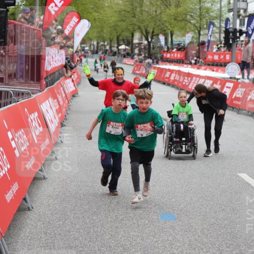 25.04.2026 - Das Zehntel Strokosch-Dieckow http://msf.ph/oto/9632767 25.04.2026 11:11:53 Ziel 7783, 7792 meine-sportfotos.de