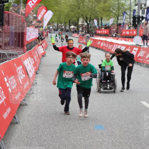 25.04.2026 - Das Zehntel Strokosch-Dieckow http://msf.ph/oto/9632770 25.04.2026 11:11:53 Ziel 7783, 7792 meine-sportfotos.de