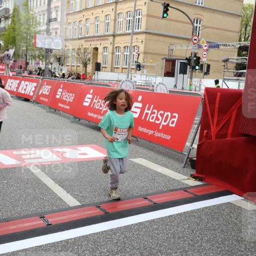 25.04.2026 - Das Zehntel Strokosch-Dieckow http://msf.ph/oto/9632829 25.04.2026 11:11:43 Ziel 5175, 5982 meine-sportfotos.de