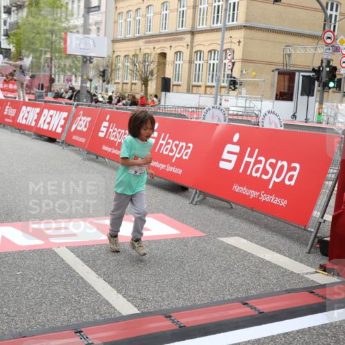 25.04.2026 - Das Zehntel Strokosch-Dieckow http://msf.ph/oto/9632835 25.04.2026 11:11:42 Ziel 5175, 5982 meine-sportfotos.de