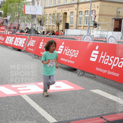 25.04.2026 - Das Zehntel Strokosch-Dieckow http://msf.ph/oto/9632840 25.04.2026 11:11:42 Ziel 5175, 5982 meine-sportfotos.de