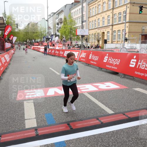 25.04.2026 - Das Zehntel Strokosch-Dieckow http://msf.ph/oto/9632881 25.04.2026 11:11:27 Ziel 7351, 7379, 7530, 7534 meine-sportfotos.de