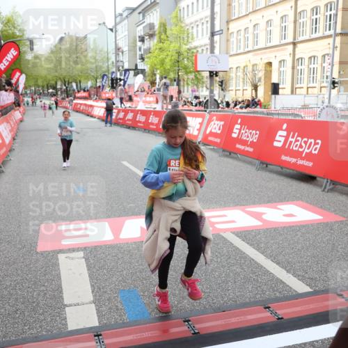 25.04.2026 - Das Zehntel Strokosch-Dieckow http://msf.ph/oto/9632906 25.04.2026 11:11:24 Ziel 7351, 7379, 7534 meine-sportfotos.de