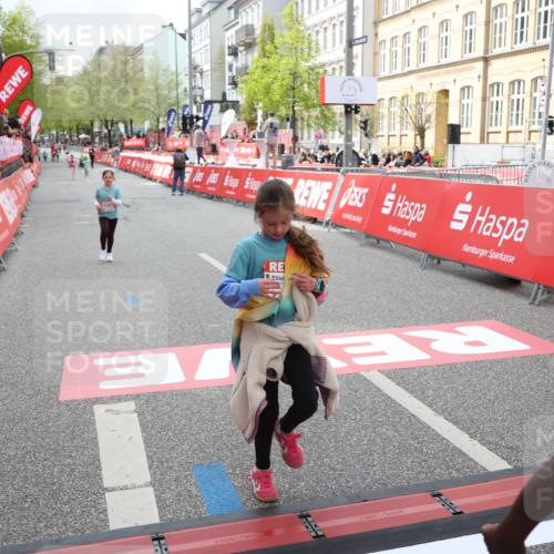 25.04.2026 - Das Zehntel Strokosch-Dieckow http://msf.ph/oto/9632908 25.04.2026 11:11:24 Ziel 7351, 7379, 7534 meine-sportfotos.de