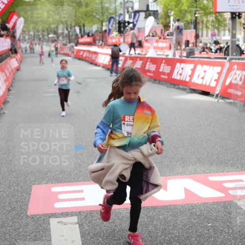 25.04.2026 - Das Zehntel Strokosch-Dieckow http://msf.ph/oto/9632910 25.04.2026 11:11:24 Ziel 7351, 7379, 7534 meine-sportfotos.de