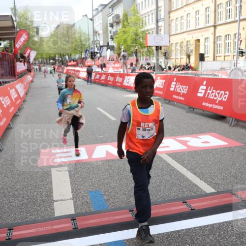 25.04.2026 - Das Zehntel Strokosch-Dieckow http://msf.ph/oto/9632918 25.04.2026 11:11:23 Ziel 7351, 7379, 7534 meine-sportfotos.de