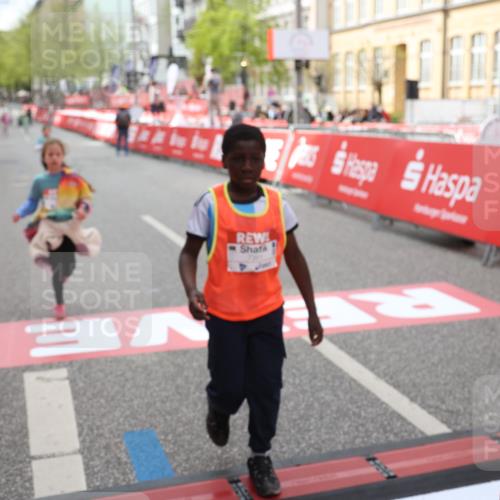 25.04.2026 - Das Zehntel Strokosch-Dieckow http://msf.ph/oto/9632920 25.04.2026 11:11:23 Ziel 7351, 7379, 7534 meine-sportfotos.de