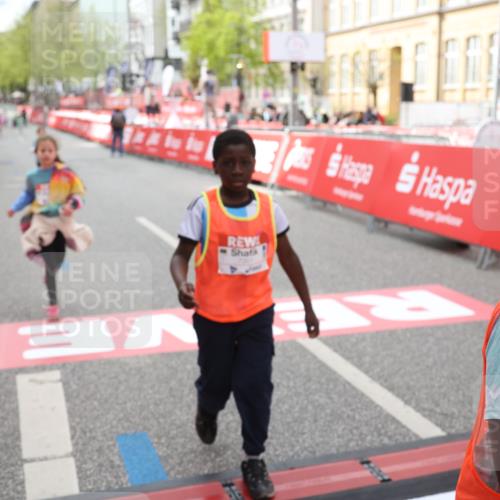 25.04.2026 - Das Zehntel Strokosch-Dieckow http://msf.ph/oto/9632922 25.04.2026 11:11:23 Ziel 7351, 7379, 7534 meine-sportfotos.de