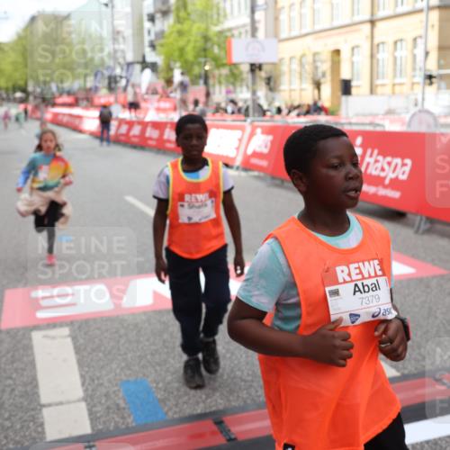 25.04.2026 - Das Zehntel Strokosch-Dieckow http://msf.ph/oto/9632927 25.04.2026 11:11:23 Ziel 7351, 7379, 7534 meine-sportfotos.de