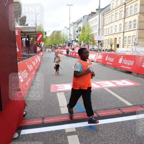 25.04.2026 - Das Zehntel Strokosch-Dieckow http://msf.ph/oto/9632940 25.04.2026 11:11:22 Ziel 7351, 7379, 7534 meine-sportfotos.de