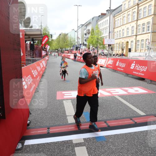 25.04.2026 - Das Zehntel Strokosch-Dieckow http://msf.ph/oto/9632942 25.04.2026 11:11:22 Ziel 7351, 7379, 7534 meine-sportfotos.de