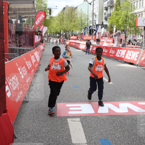 25.04.2026 - Das Zehntel Strokosch-Dieckow http://msf.ph/oto/9632956 25.04.2026 11:11:21 Ziel 7351, 7379 meine-sportfotos.de