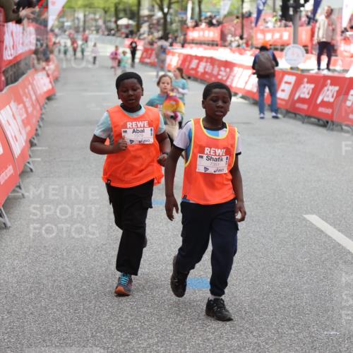 25.04.2026 - Das Zehntel Strokosch-Dieckow http://msf.ph/oto/9632965 25.04.2026 11:11:20 Ziel 7351, 7379 meine-sportfotos.de
