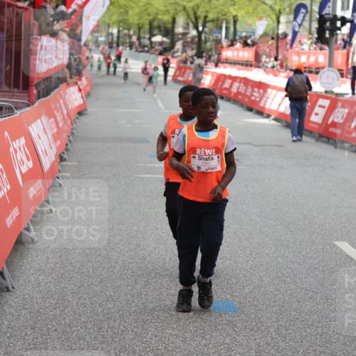 25.04.2026 - Das Zehntel Strokosch-Dieckow http://msf.ph/oto/9632967 25.04.2026 11:11:20 Ziel 7351, 7379 meine-sportfotos.de