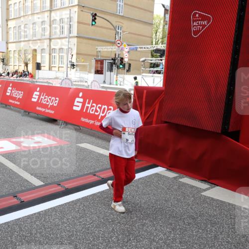 25.04.2026 - Das Zehntel Strokosch-Dieckow http://msf.ph/oto/9632976 25.04.2026 11:11:10 Ziel 5199, 5730, 5849 meine-sportfotos.de