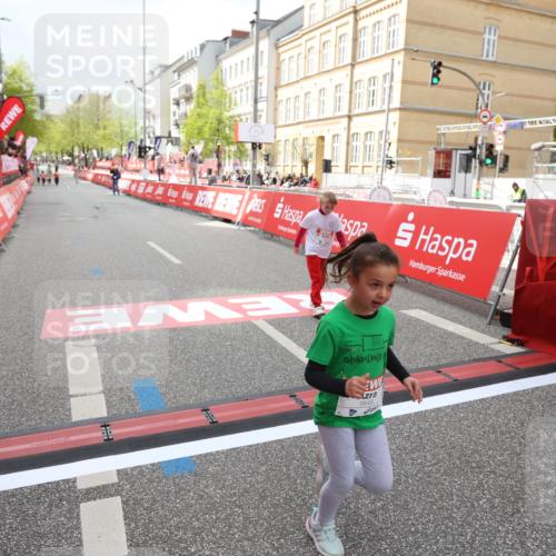 25.04.2026 - Das Zehntel Strokosch-Dieckow http://msf.ph/oto/9632982 25.04.2026 11:11:08 Ziel 5199, 5730, 5849, 5863 meine-sportfotos.de