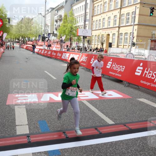 25.04.2026 - Das Zehntel Strokosch-Dieckow http://msf.ph/oto/9632988 25.04.2026 11:11:08 Ziel 5199, 5730, 5849, 5863 meine-sportfotos.de