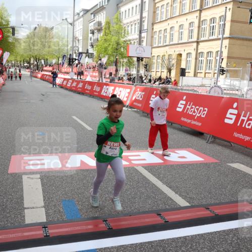 25.04.2026 - Das Zehntel Strokosch-Dieckow http://msf.ph/oto/9632990 25.04.2026 11:11:08 Ziel 5199, 5730, 5849, 5863 meine-sportfotos.de