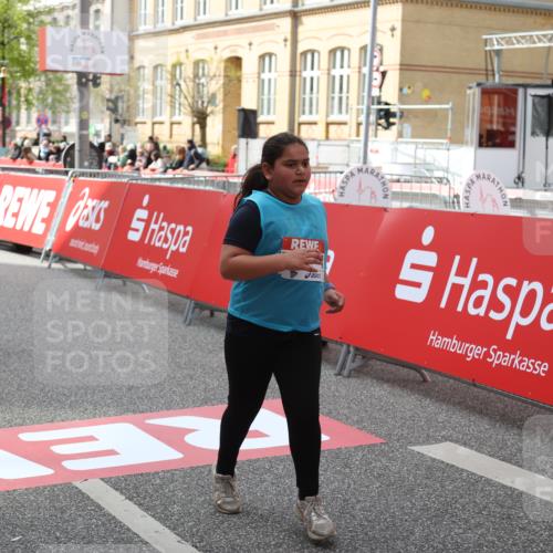 25.04.2026 - Das Zehntel Strokosch-Dieckow http://msf.ph/oto/9633011 25.04.2026 11:11:06 Ziel 5199, 5730, 5849, 5863, 6290 meine-sportfotos.de