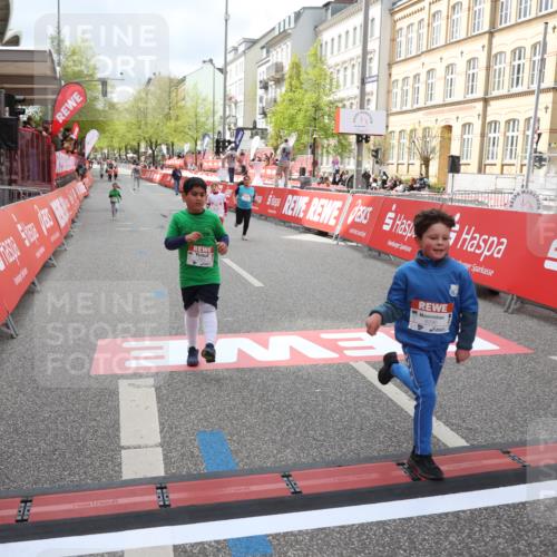 25.04.2026 - Das Zehntel Strokosch-Dieckow http://msf.ph/oto/9633036 25.04.2026 11:11:02 Ziel 5658, 5863, 6286, 6290, 6862, 7432, 7476 meine-sportfotos.de