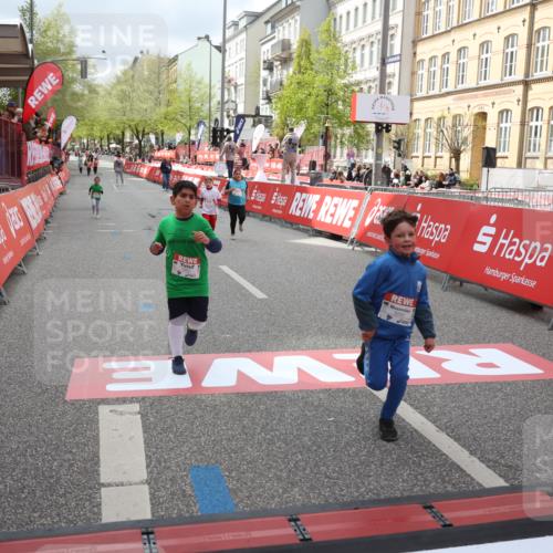 25.04.2026 - Das Zehntel Strokosch-Dieckow http://msf.ph/oto/9633040 25.04.2026 11:11:02 Ziel 5658, 5863, 6286, 6290, 6862, 7432, 7476 meine-sportfotos.de