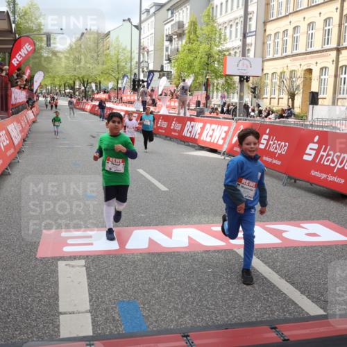 25.04.2026 - Das Zehntel Strokosch-Dieckow http://msf.ph/oto/9633042 25.04.2026 11:11:02 Ziel 5658, 5863, 6286, 6290, 6862, 7432, 7476 meine-sportfotos.de