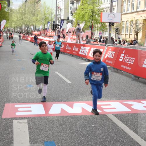 25.04.2026 - Das Zehntel Strokosch-Dieckow http://msf.ph/oto/9633046 25.04.2026 11:11:01 Ziel 5658, 5863, 6286, 6290, 6862, 7432, 7476 meine-sportfotos.de