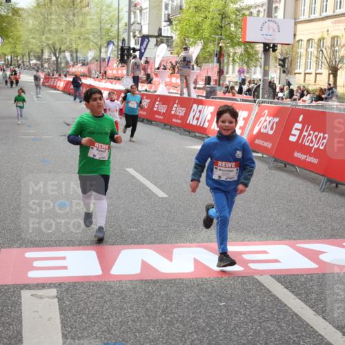 25.04.2026 - Das Zehntel Strokosch-Dieckow http://msf.ph/oto/9633048 25.04.2026 11:11:01 Ziel 5658, 5863, 6286, 6290, 6862, 7432, 7476 meine-sportfotos.de