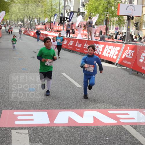 25.04.2026 - Das Zehntel Strokosch-Dieckow http://msf.ph/oto/9633054 25.04.2026 11:11:01 Ziel 5658, 5863, 6286, 6290, 6862, 7432, 7476 meine-sportfotos.de