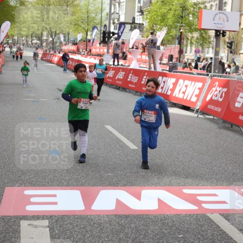 25.04.2026 - Das Zehntel Strokosch-Dieckow http://msf.ph/oto/9633055 25.04.2026 11:11:01 Ziel 5658, 5863, 6286, 6290, 6862, 7432, 7476 meine-sportfotos.de