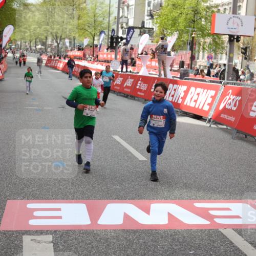 25.04.2026 - Das Zehntel Strokosch-Dieckow http://msf.ph/oto/9633057 25.04.2026 11:11:01 Ziel 5658, 5863, 6286, 6290, 6862, 7432, 7476 meine-sportfotos.de