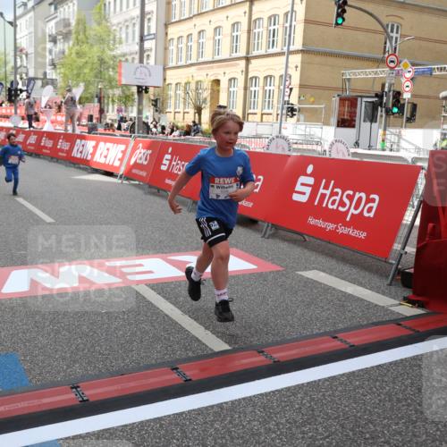 25.04.2026 - Das Zehntel Strokosch-Dieckow http://msf.ph/oto/9633071 25.04.2026 11:10:59 Ziel 5658, 6286, 6290, 6862, 7432, 7476 meine-sportfotos.de