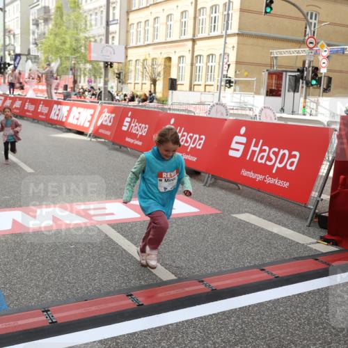 25.04.2026 - Das Zehntel Strokosch-Dieckow http://msf.ph/oto/9633101 25.04.2026 11:10:54 Ziel 6828, 7432, 7476 meine-sportfotos.de