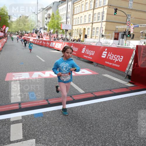 25.04.2026 - Das Zehntel Strokosch-Dieckow http://msf.ph/oto/9633139 25.04.2026 11:10:50 Ziel 6828, 7262 meine-sportfotos.de