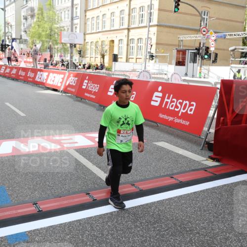 25.04.2026 - Das Zehntel Strokosch-Dieckow http://msf.ph/oto/9633167 25.04.2026 11:10:46 Ziel 5074, 5082, 5871, 7262 meine-sportfotos.de