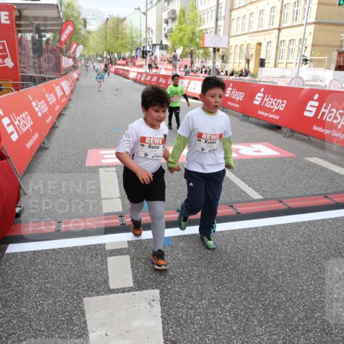 25.04.2026 - Das Zehntel Strokosch-Dieckow http://msf.ph/oto/9633178 25.04.2026 11:10:42 Ziel 5074, 5082, 5871, 6806, 6895 meine-sportfotos.de